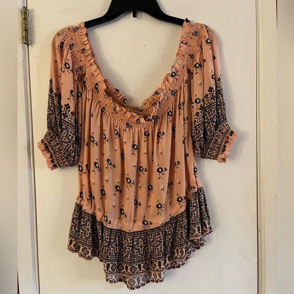 Spell & The Gypsy Lionheart Off-Shoulder Top in Sundown - Picture 3 of 11